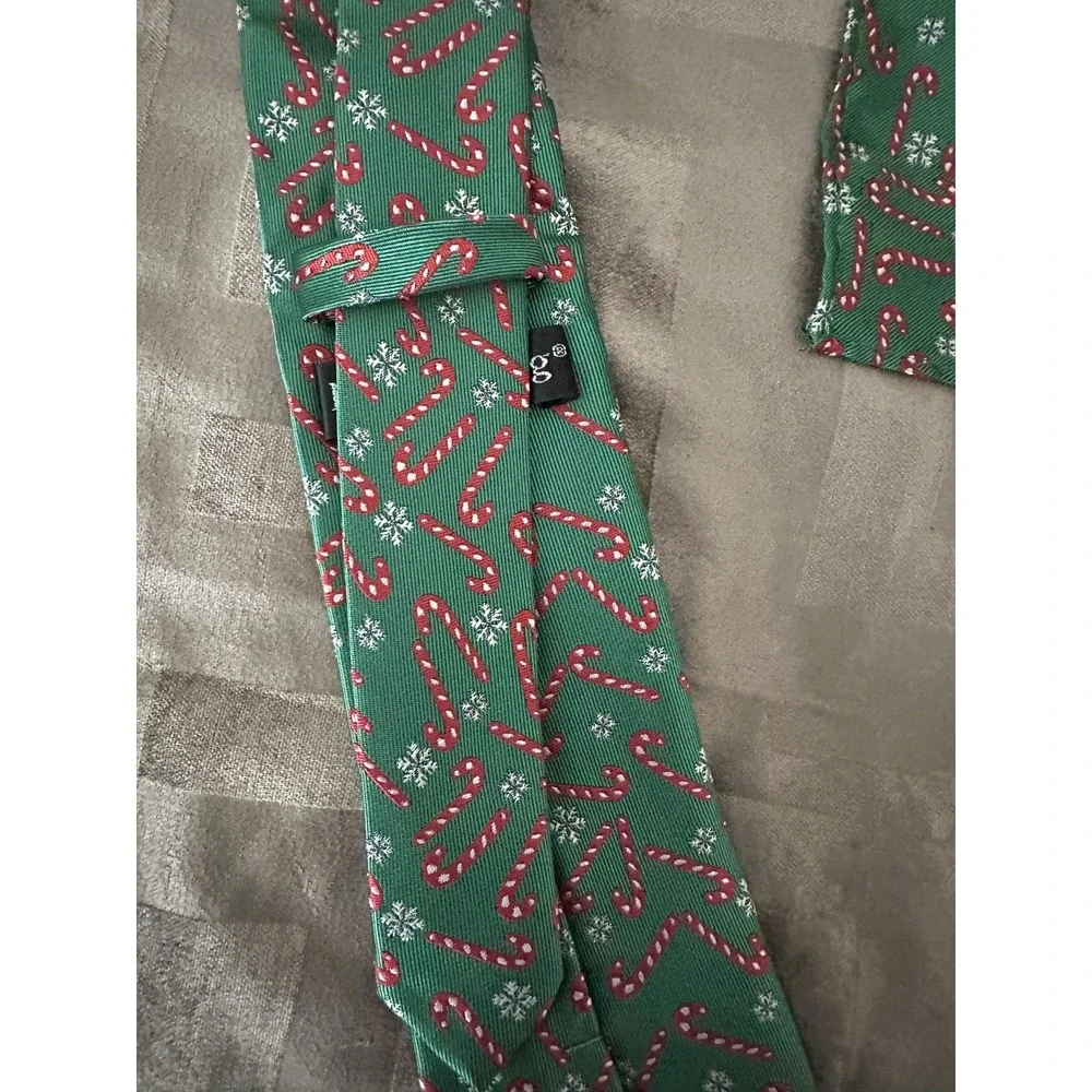 Barry.Wang Tie Set Mens Green Candy‎ Cane Christmas Pocket Square Cufflinks